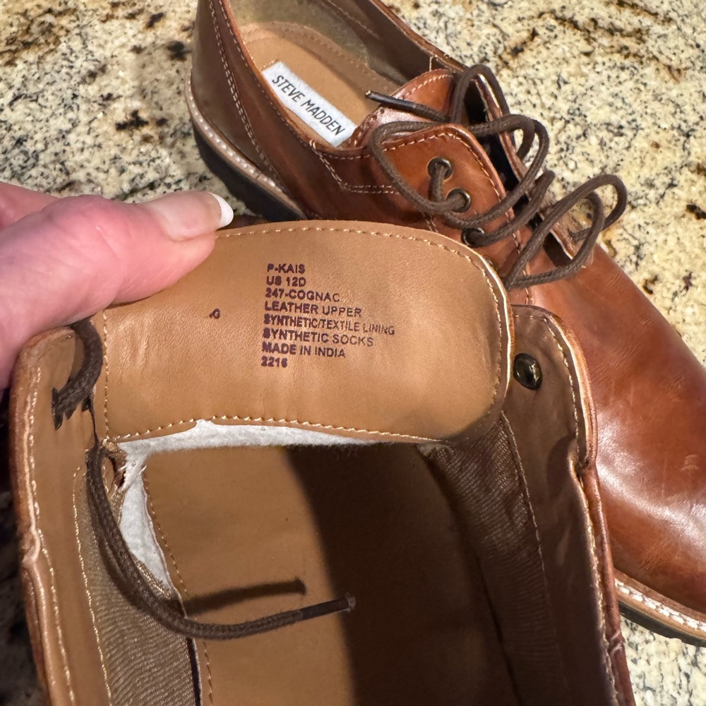 Steve Madden Brown Oxfords with Polished Leather and Glossy Finish - Picture 4 of 6